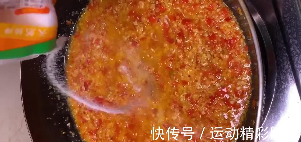 蒜蓉辣椒酱在家也能做,做法简单成本低廉,比去外头买划算好几倍