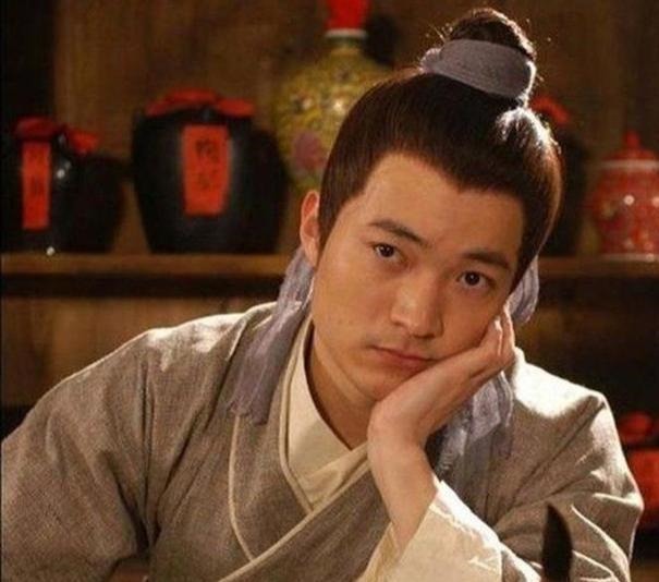 人生来就|范进中举后疯了假如把他中举后的官职放到现在,不疯才怪