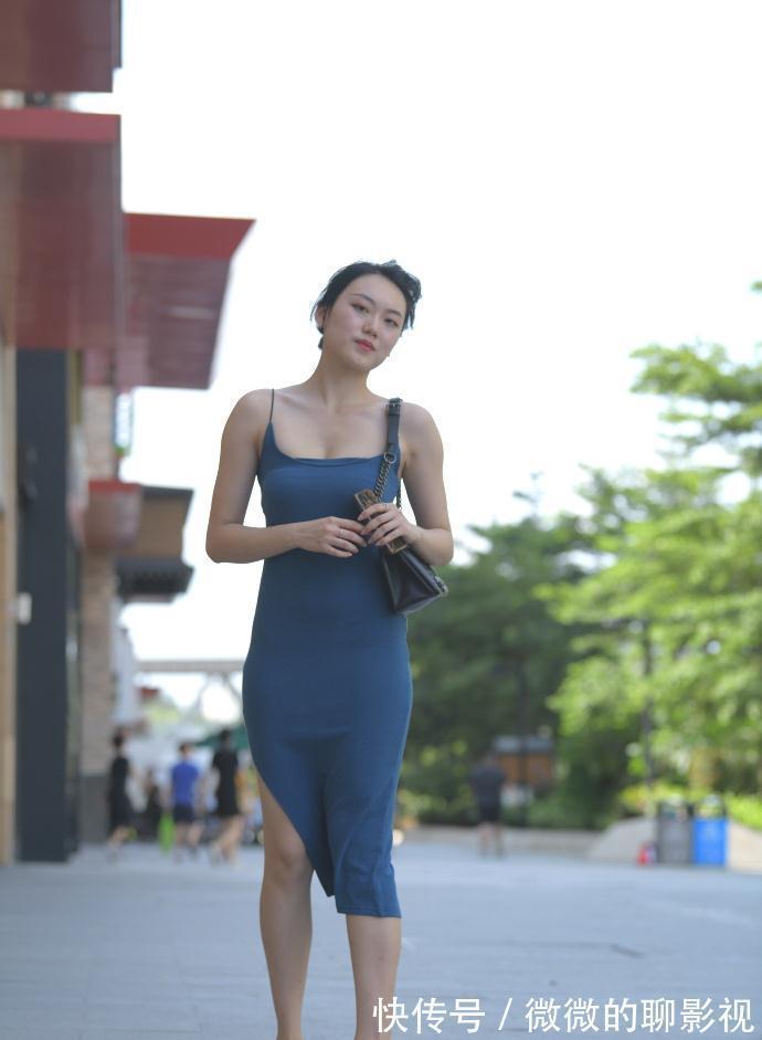 知性 成熟女生的吊带裙,设计独特,轻松展现“知性美”