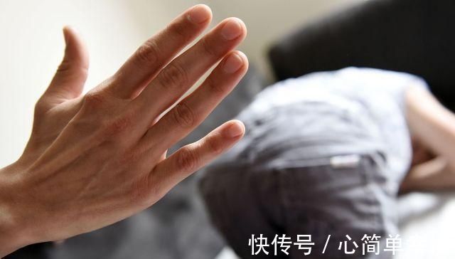 做事情|挨打长大的孩子和从不挨打的孩子,长大后差距明显,父母别不重视