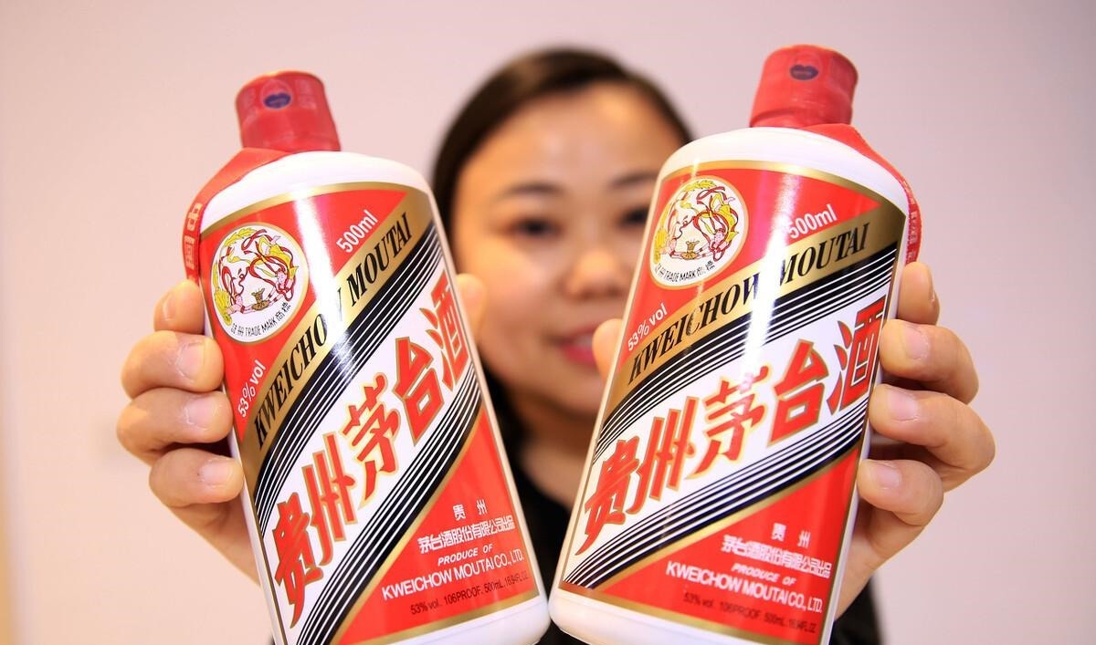 擦亮眼睛|如果茅台的瓶子上没有这“2字”,那八成就是假的,买酒时记得擦亮眼睛