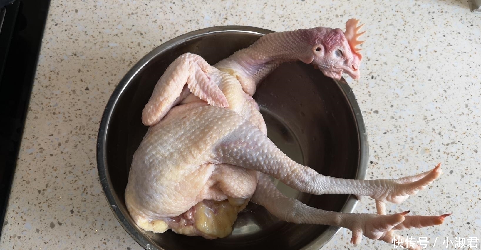 炖母鸡汤要不要先焯水,难怪做出来的鸡汤不好喝,第一步就错了