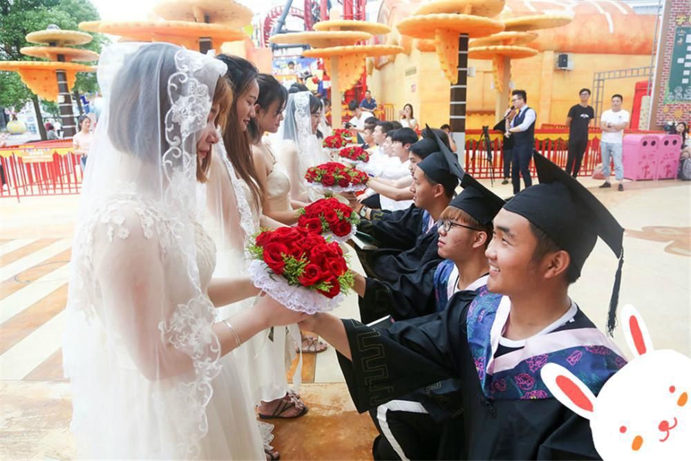 大学生请假“回家结婚”，老师的反应逗乐众人：祝你早生贵子