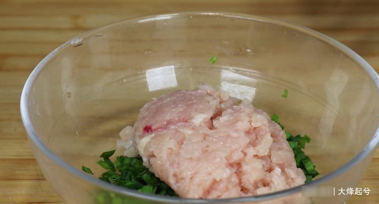 天冷要多吃萝卜，教你新吃法，不炒不炖不用腌制，上桌瞬间扫光