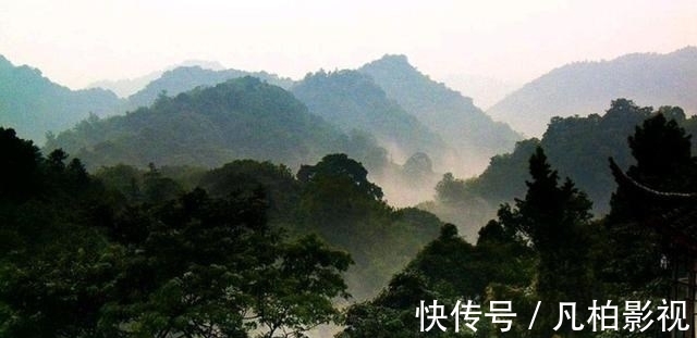 黄果树|云贵川3个“秋冬美景”旅行地，有山有水有温泉，独自一人也要去