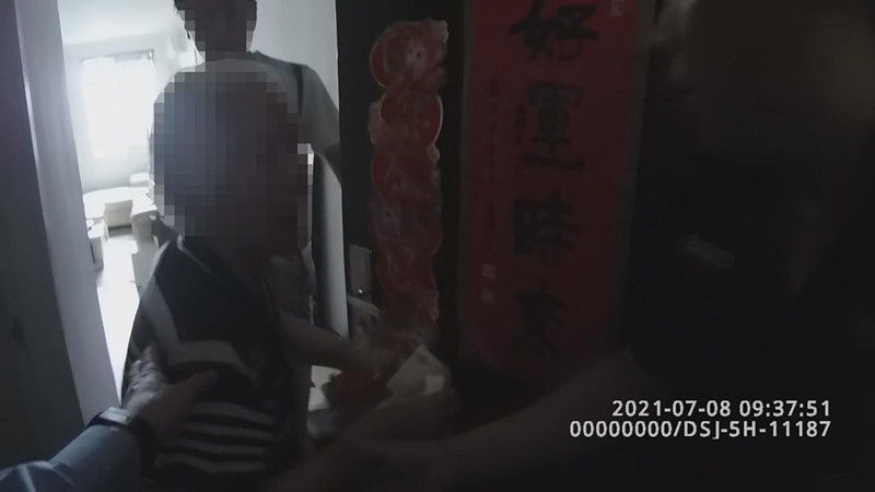 辅警|辅警上班时间陪阿婆买菜？背后真相是……