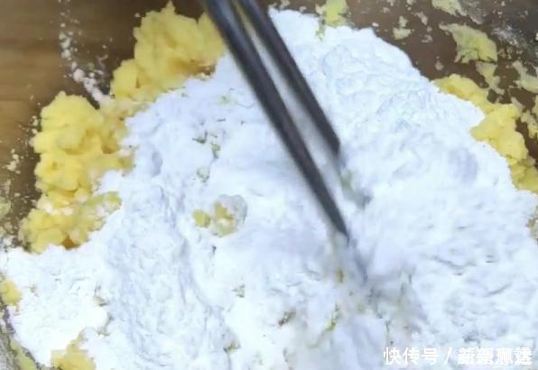松软|玉米面开水一烫,松软香甜,吃一次念念不忘