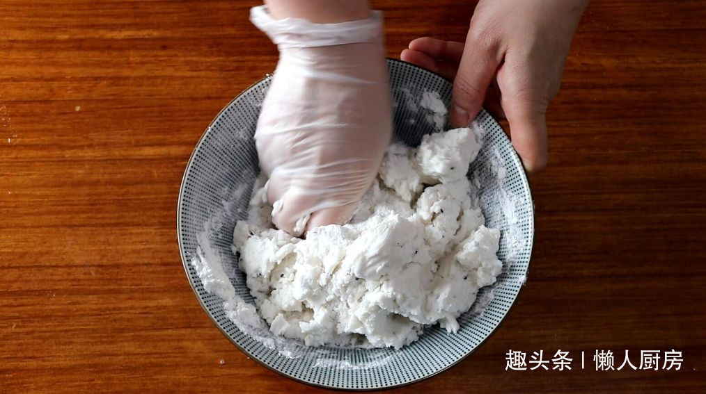 不用面粉，教你用这种粉做炸米圈，口感完全不一样，外脆里软