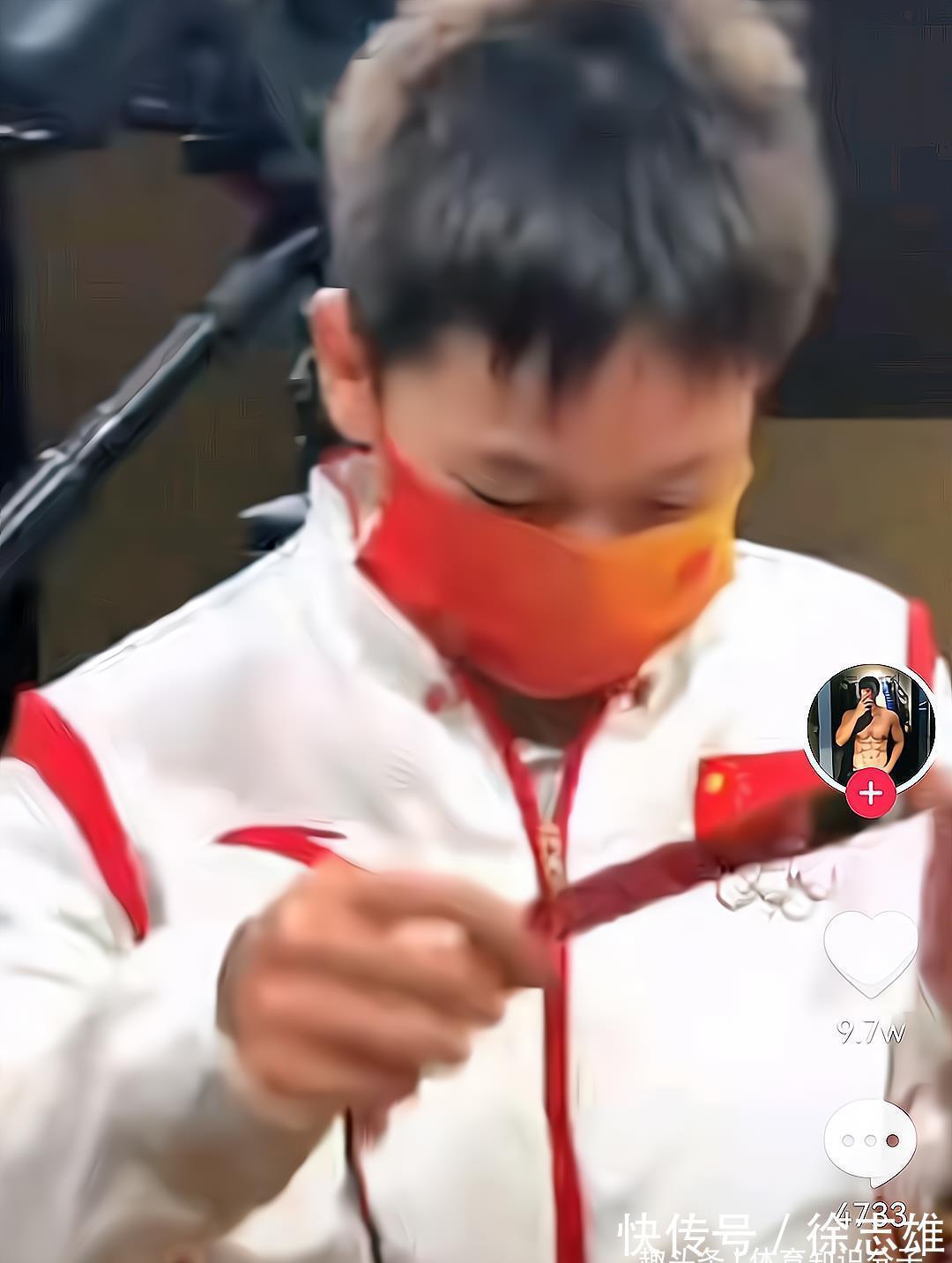 获得者|全红婵:我是一步一步慢慢写的!说完之后大笑,然后又签了一个