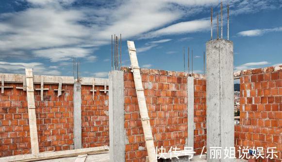 不可逆性|自建砖混房的柱子可以与楼面一起打混凝土吗?听听老师傅的讲究