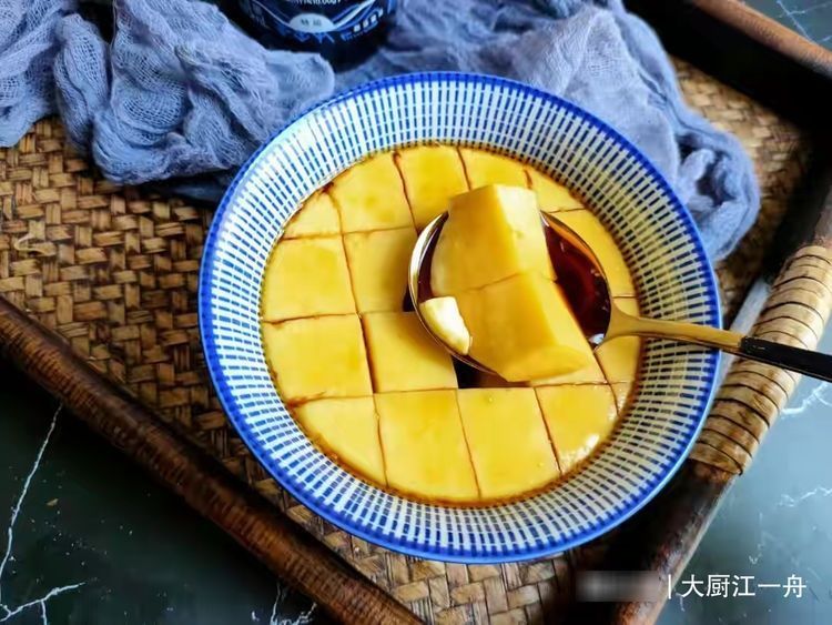 蒸鸡蛋羹，别在鸡蛋里直接加水，多做这3步，爽滑嫩口不起蜂窝