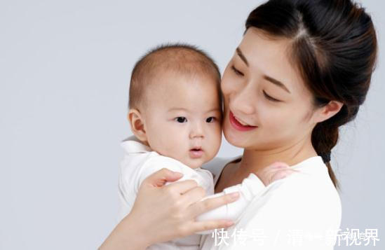 产房|妈妈生二胎离世,4岁女儿在产房外不肯走,她打开小手医生哭了