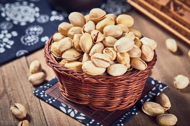 瓜子|春节别总买花生和瓜子，试试这两种“年货”，味道好吃，营养丰富