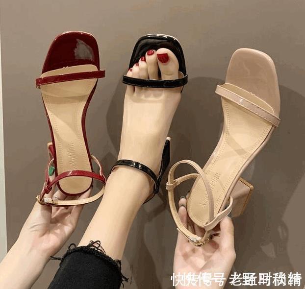 女人味 刚发现一种“高跟鞋”,舒适时尚不累脚,穿在脚上更显女人味