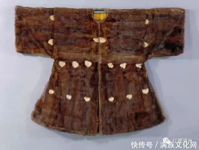 满族|冬天满族防寒的服饰