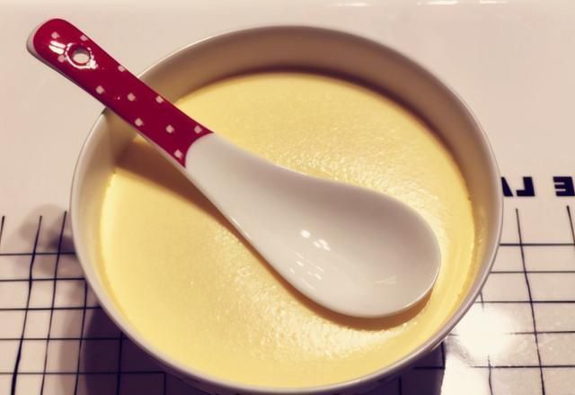 鸡蛋和牛奶是天生一对,隔三差五给孩子吃,香甜嫩滑,营养易吸收