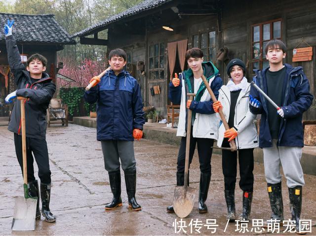 首播就把《跑男》壓得死死的,黃磊與張藝興貢獻了最大看點