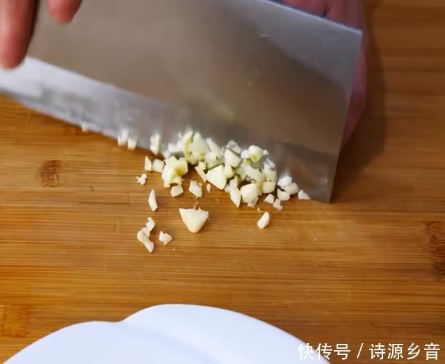 少许|白菜这么做下饭太安逸了,一份能吃两大碗米饭,简单易学味道巴适