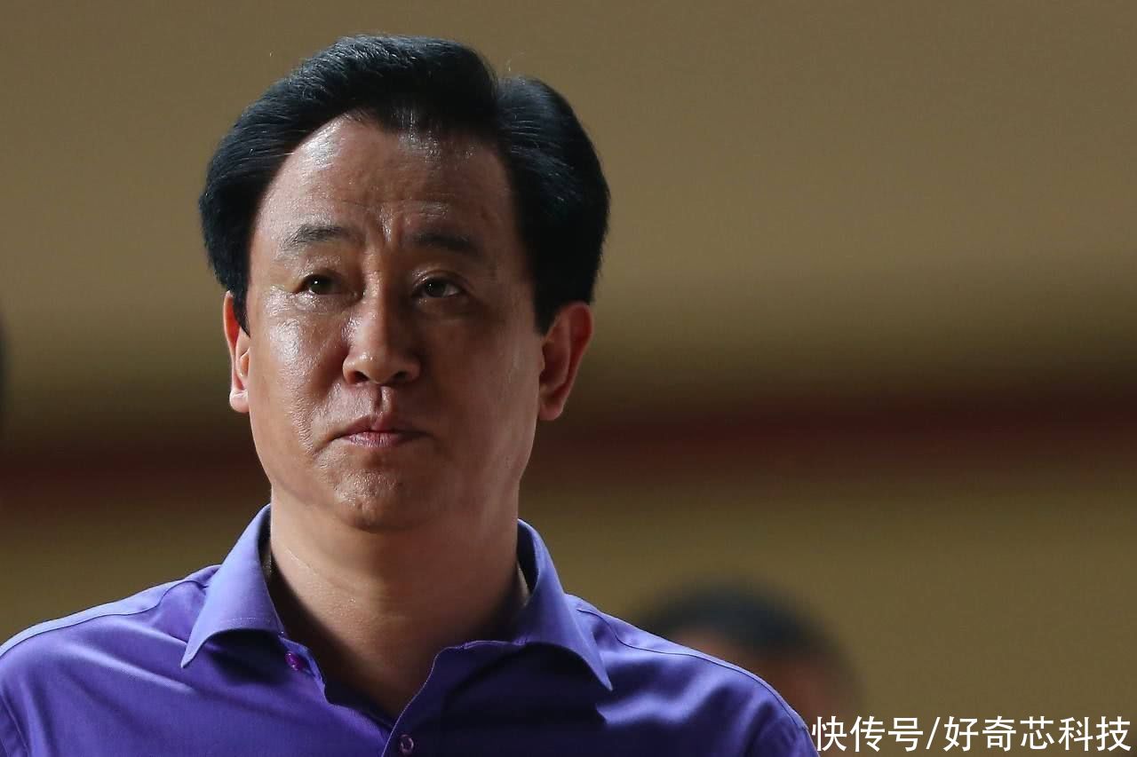 许家印|继跨界造车后，行业巨头纷纷跨界卖房，许家印慌忙断臂求生