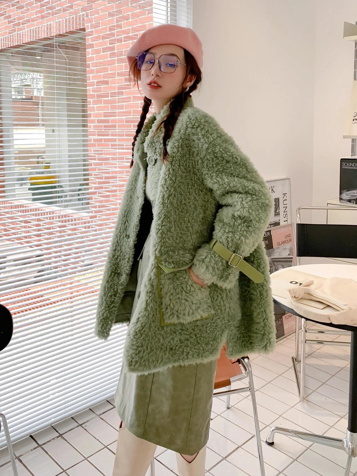 搭配|今年火了一种单品叫“颗粒绒外套”,软糯舒适又保暖,洋气百搭