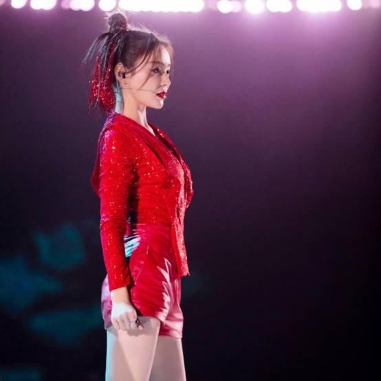 不出意外这节目是凉了,如果还有下一季,建议改名《追光吧姐姐》