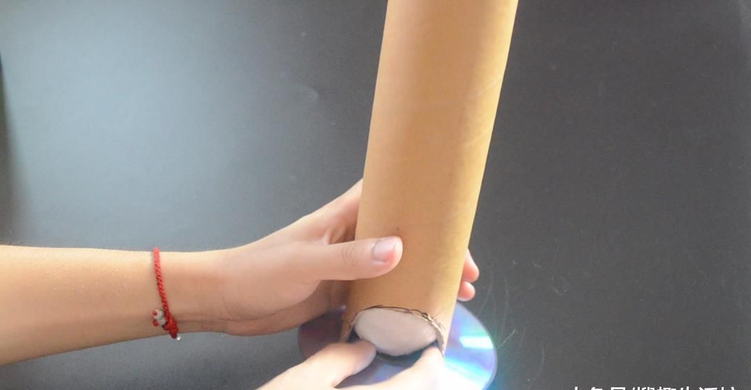 把纸筒粘在光盘上太厉害了, 解决了很多人困扰的烦恼, 赶紧试一试