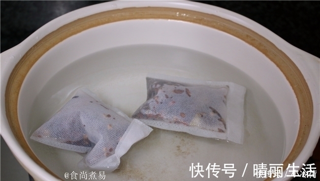 做卤味，卤水配料很重要，配方收起来，越卤越香，拿黄金都不换