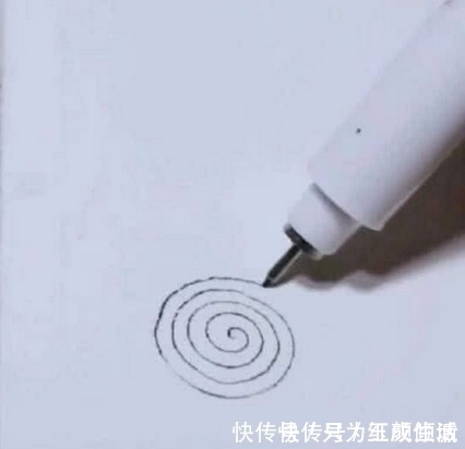 美术生|美术生心血来潮画蚊香,以为是个青铜,到最后发现是个王者,盘他