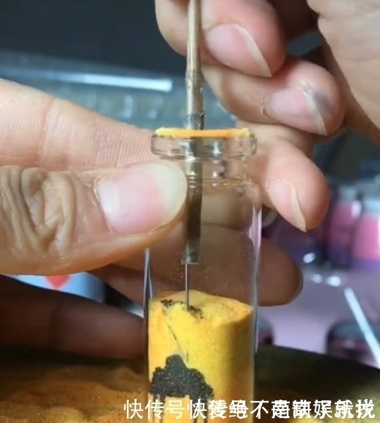 绘画|美术生放下笔玩起了沙画,以为是在开玩笑,看到成品后跪服!