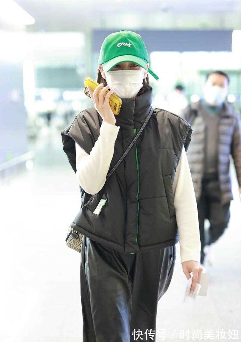 臃肿感|羽绒马甲怎么穿更洋气?学豪门千金何超莲搭配阔腿裤,时髦又减龄