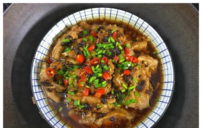 豆豉|排骨不煮不炖不炸，教你秘制做法，嫩滑多汁入味，好吃不上火