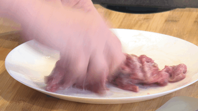 金针菇|连汤都能喝的酸汤金汁焖牛肉