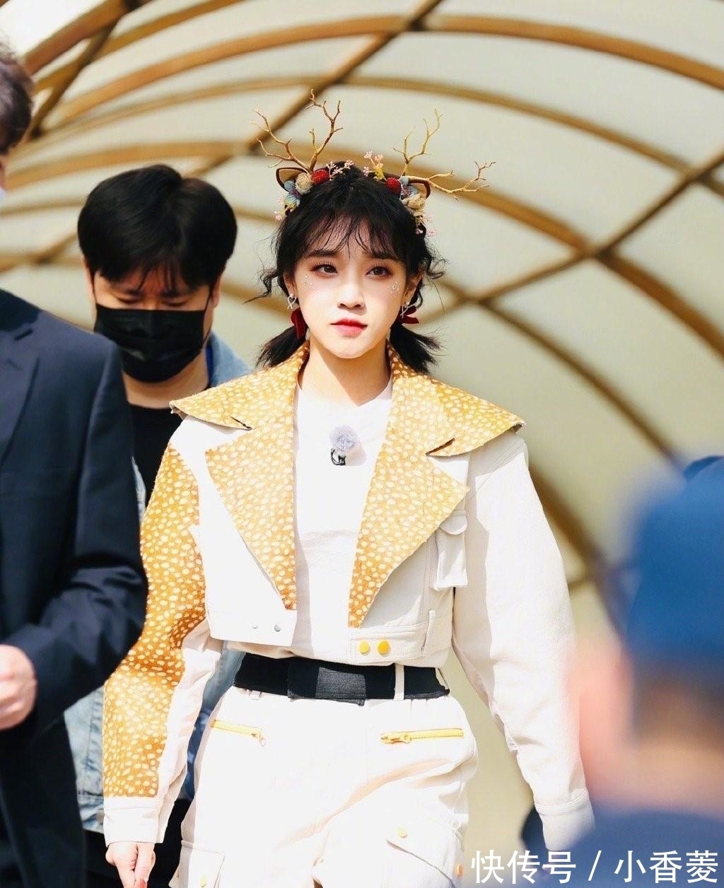 奔跑吧|宋雨琦将《奔跑吧》路透照发到推特,海外网友瞠目结舌,中国防疫竟然如此松散