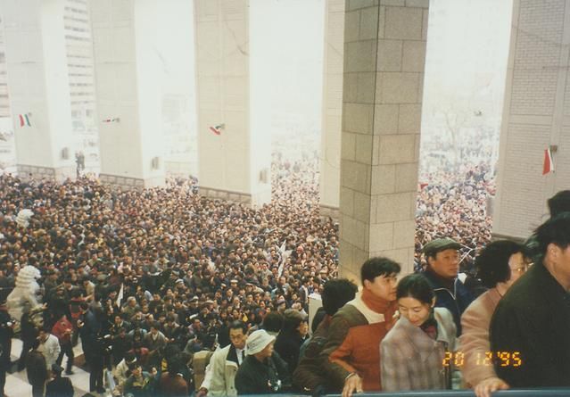  浦东开发|浦东30年，那些万人空巷的瞬间