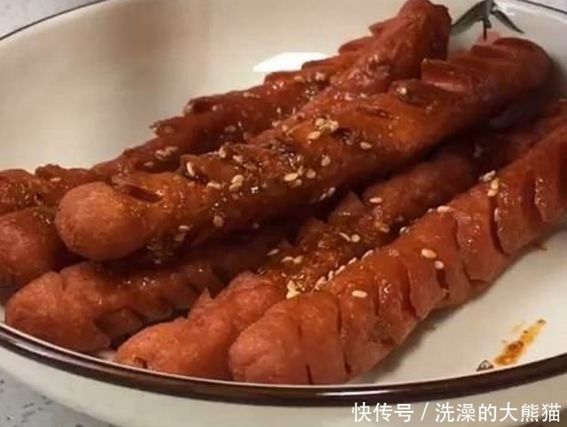 油炸10斤大火腿,出锅后变成黑炭,一刀切开香坏了!