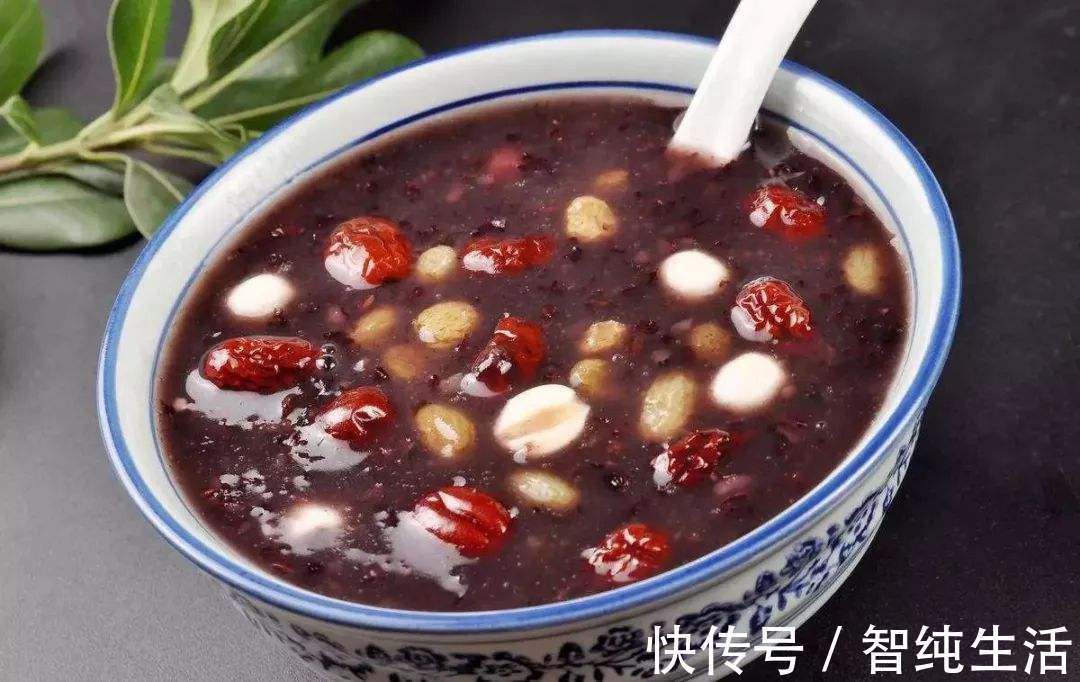 赤小豆|世界骨质疏松日女人过了40岁坚持喝3种粥,补钙壮骨还养颜