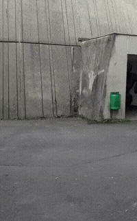 |搞笑GIF:这是一条神奇的裙