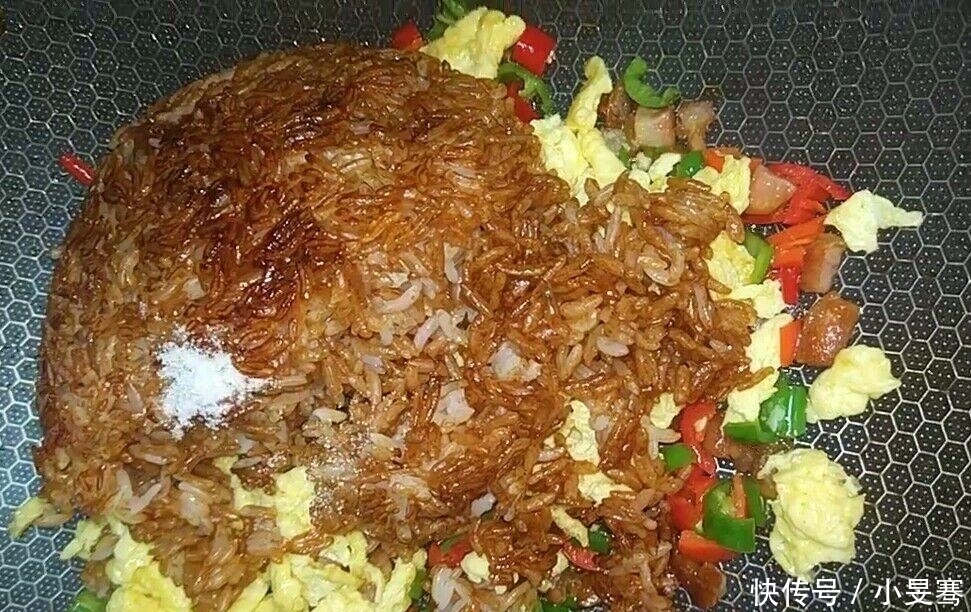 剩米饭这样做不但更营养, 连厨师都说好吃