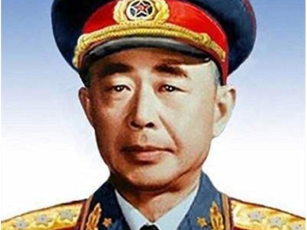 逃跑|国军兵团司令起义成开国上将，副司令带一个军逃跑，被俘后坐牢25年