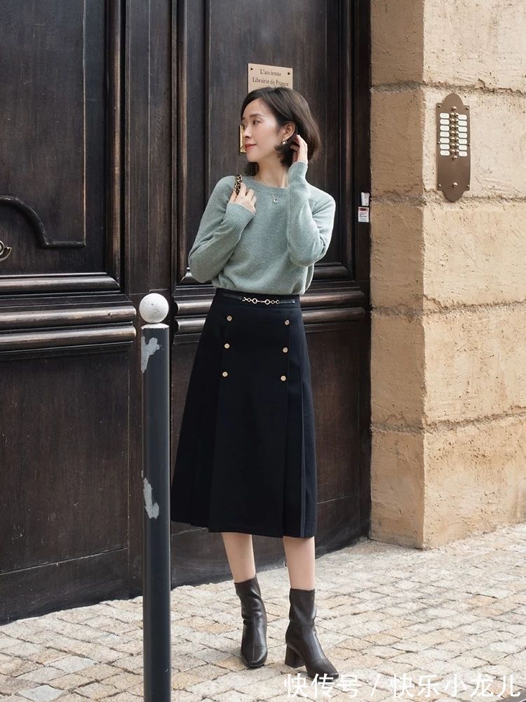 半身裙 今年流行针织衫搭配半身裙,日常简约又保暖,当成内搭也洋气