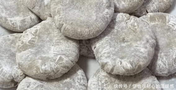 平时多给家人做它吃,不煎不炸,拌一拌上锅蒸熟即可,好吃还润肠