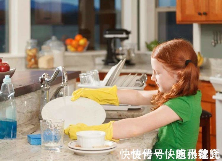 父母|孩子将来不孝顺父母,现在行为上就有“苗头”,只是父母不曾留意