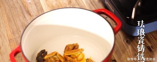 热过后,螃蟹“火”的吃法,和“它”搭配,螃蟹的命运就会改变