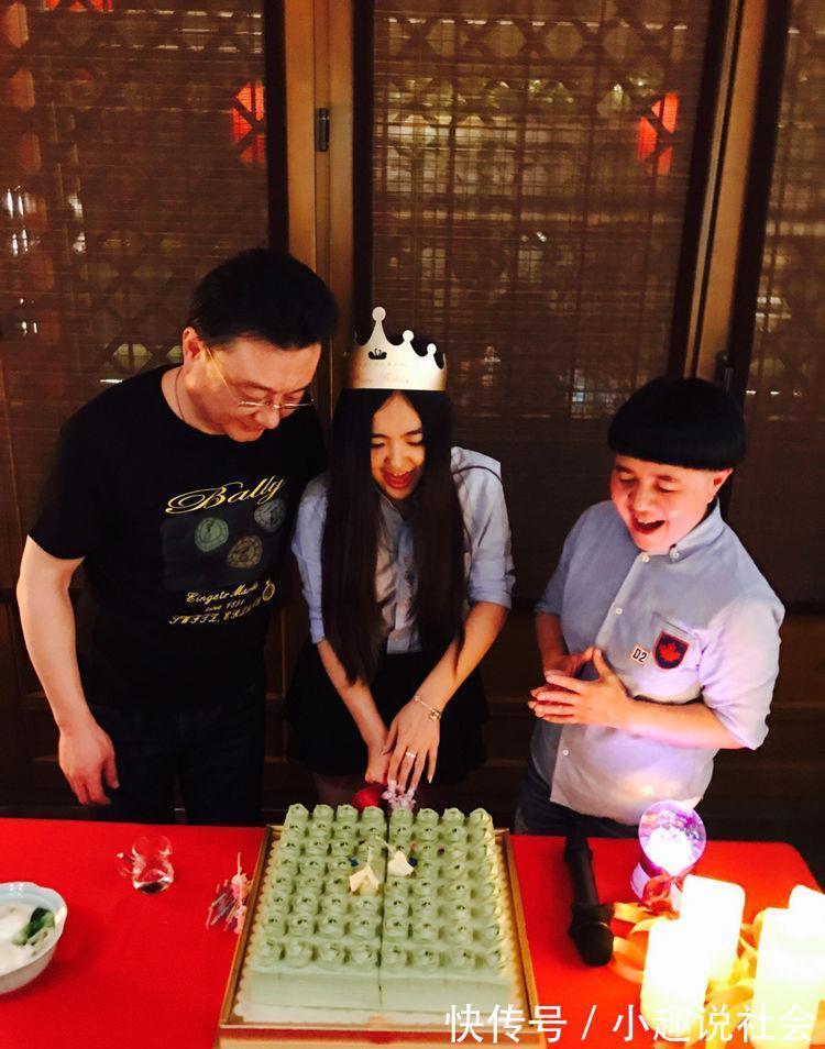 央視《新聞聯(lián)播》前主播王寧家里很是依賴妻子，對(duì)女兒很是愧疚