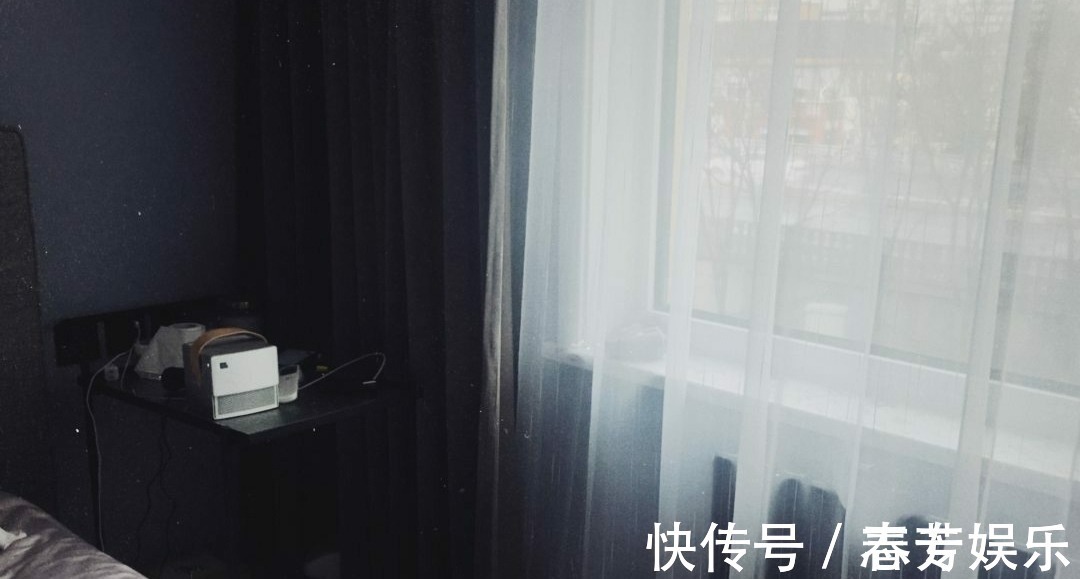 阳台上|独居女孩的精致生活:阳台装浴缸、卧室衣帽间,36平小家样样不少