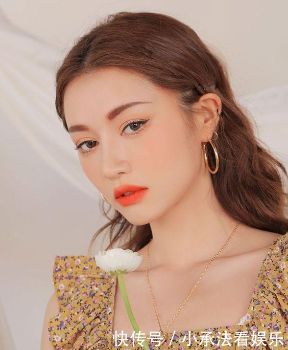 防晒|先涂防晒还是妆前隔离？5招新手底妆教学令夏日妆感透薄更持久！