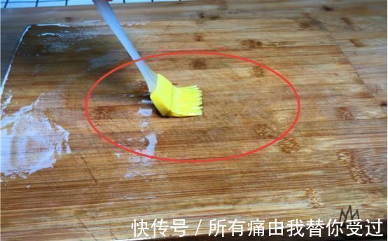 霉菌|菜板脏了，万万不可用洗洁精洗，教你一招，立马干净如新还不发霉