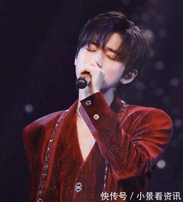 时代俊峰|173宋亚轩与172何炅同框,身高差咋了,谎报身高的站出来