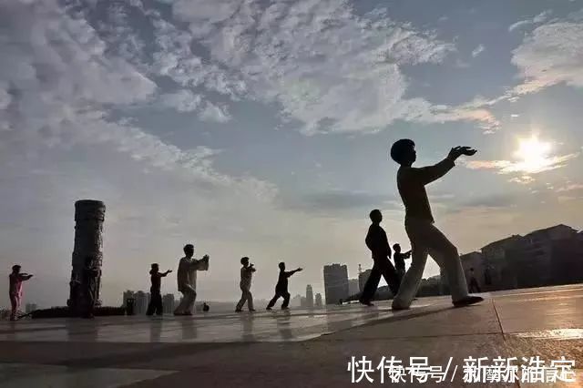 身体|56-65岁,是身体养寿期,坚持三事,做好四相伴,助你迎来长寿