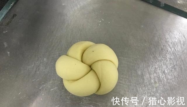 面包|一定要尝试的面包配方，一次发酵，外酥里软，放3天不硬，特解馋